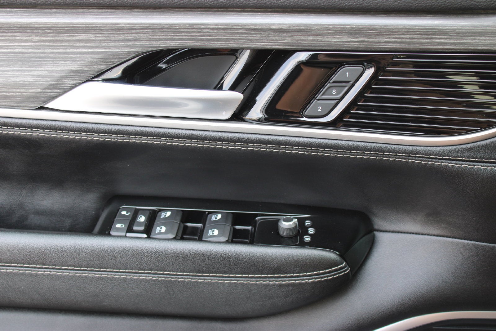 2024 Jeep Wagoneer L Series II