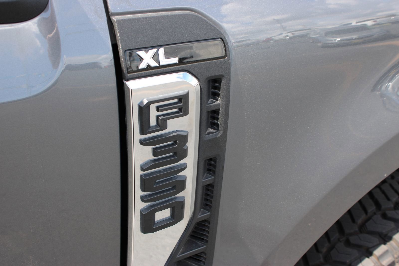 2024 Ford Super Duty F-350 SRW XL