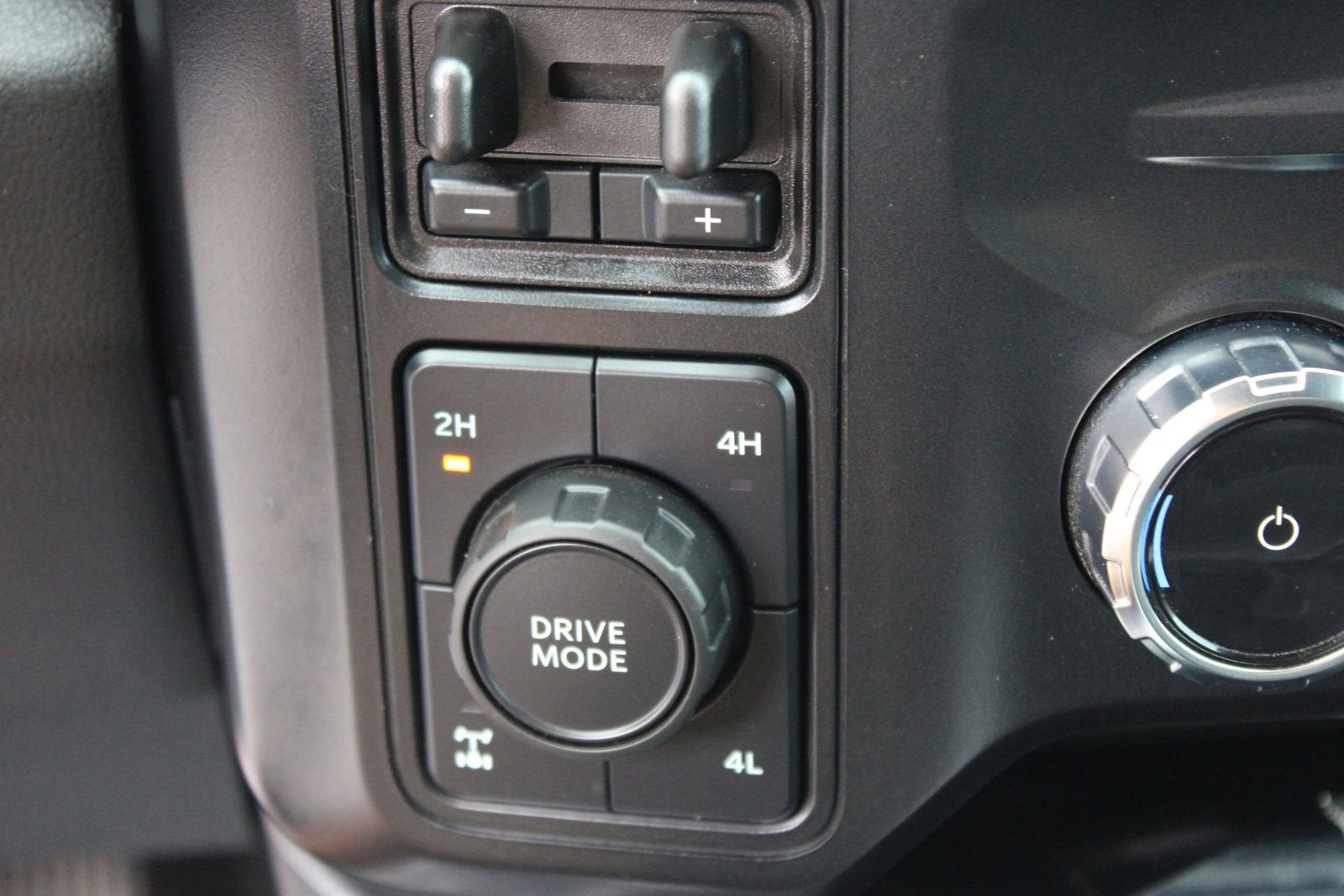 2024 Ford Super Duty F-350 SRW XL
