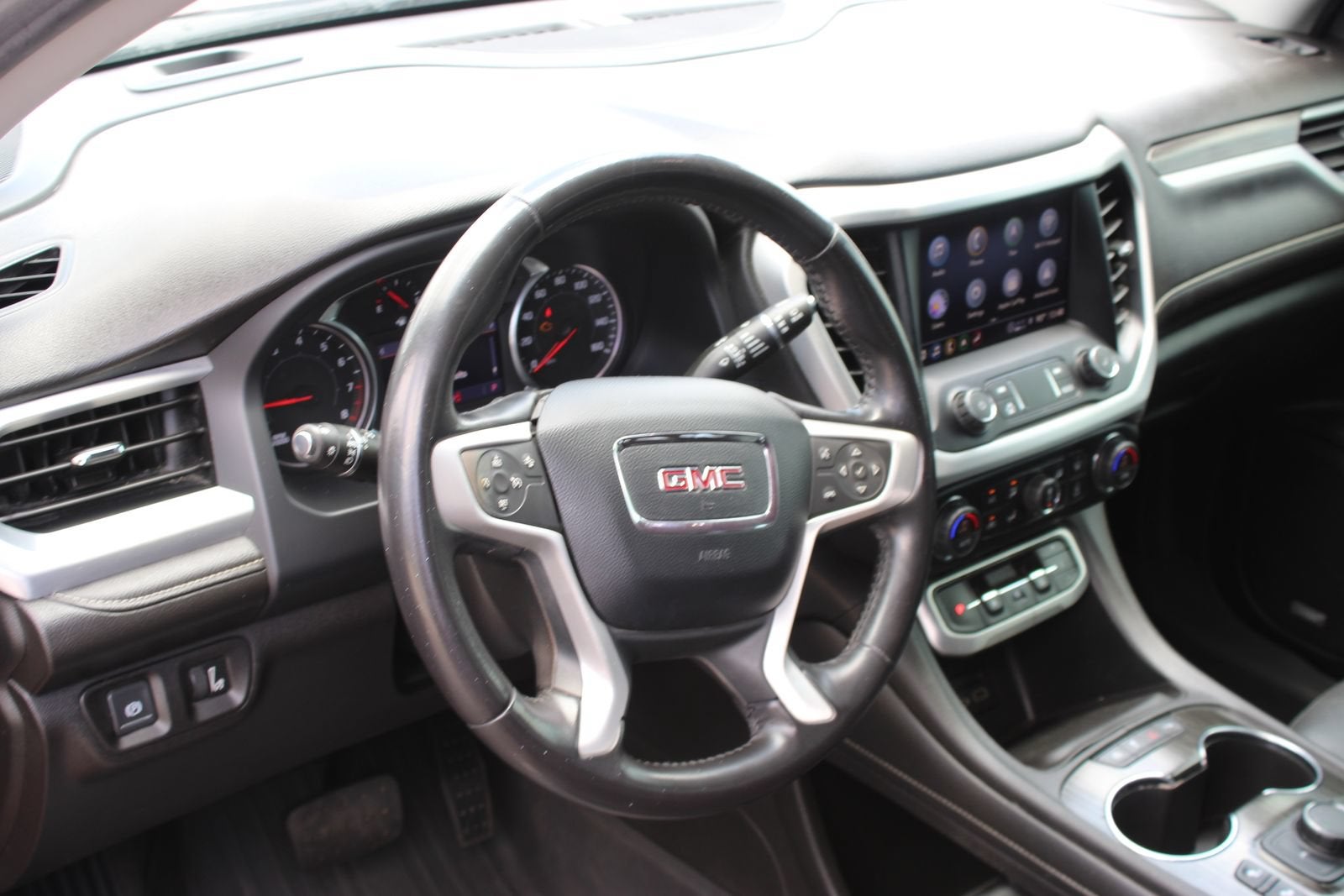 2021 GMC Acadia SLT