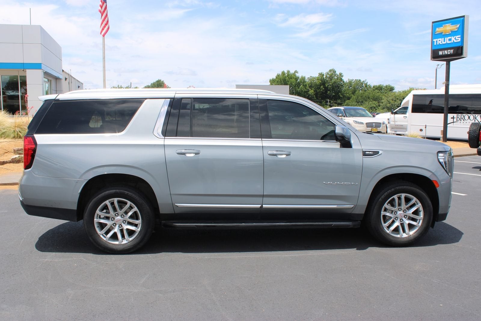 2023 GMC Yukon XL SLT