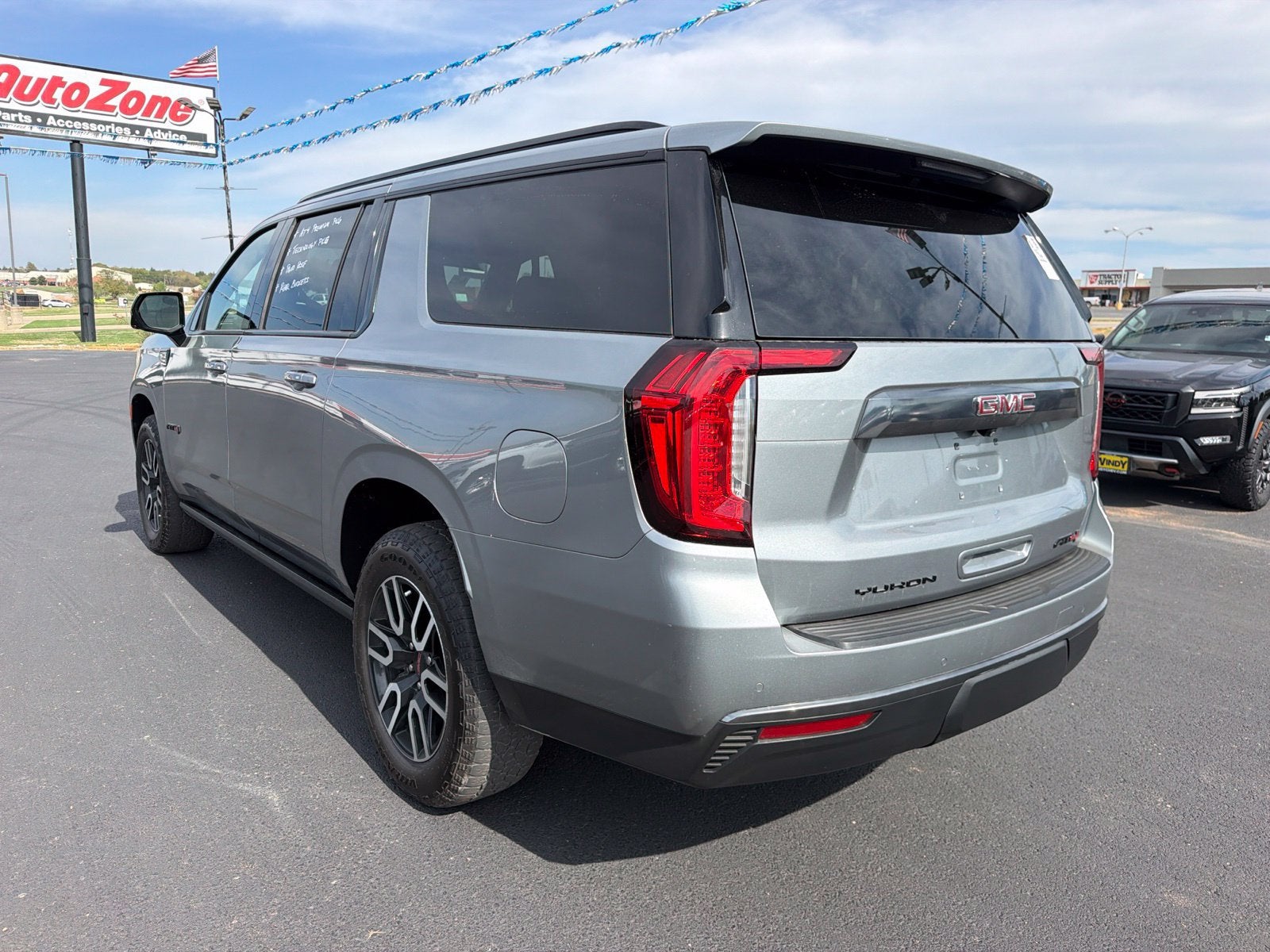 2023 GMC Yukon XL AT4
