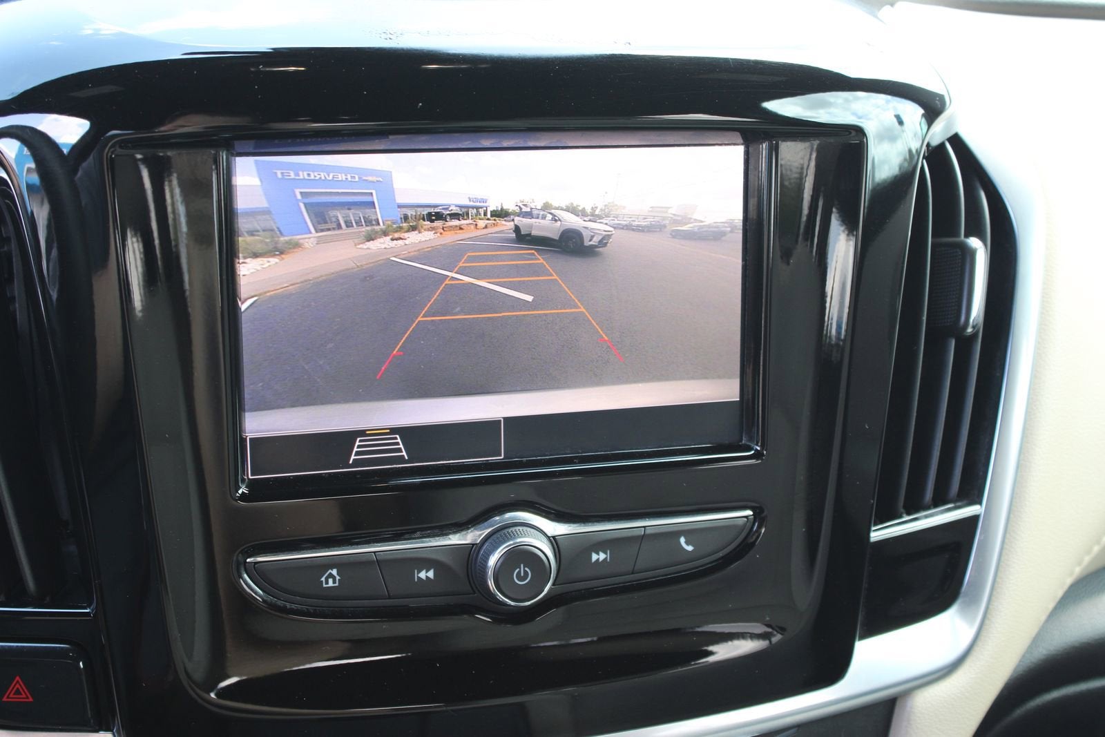 2022 Chevrolet Traverse LS