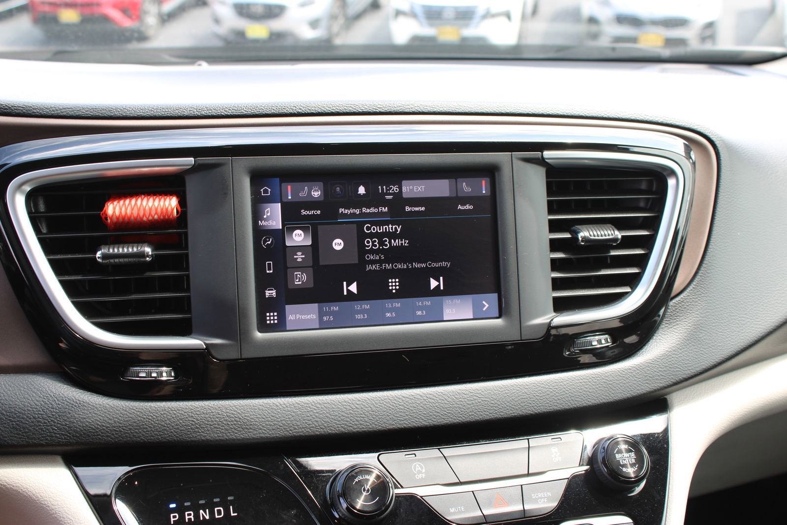 2022 Chrysler Voyager LX