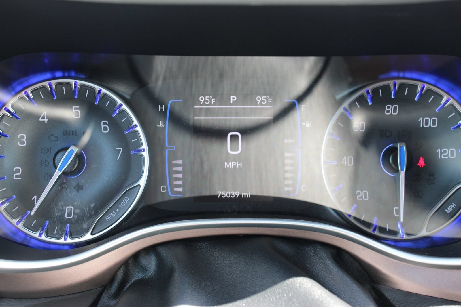 2023 Chrysler Voyager LX