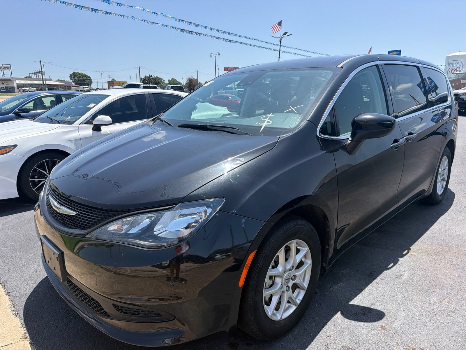 2023 Chrysler Voyager LX