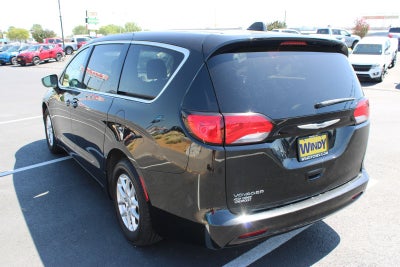 2023 Chrysler Voyager LX