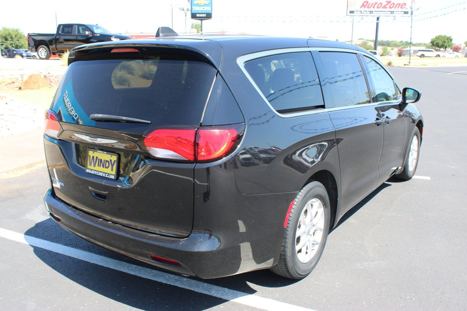 2023 Chrysler Voyager LX