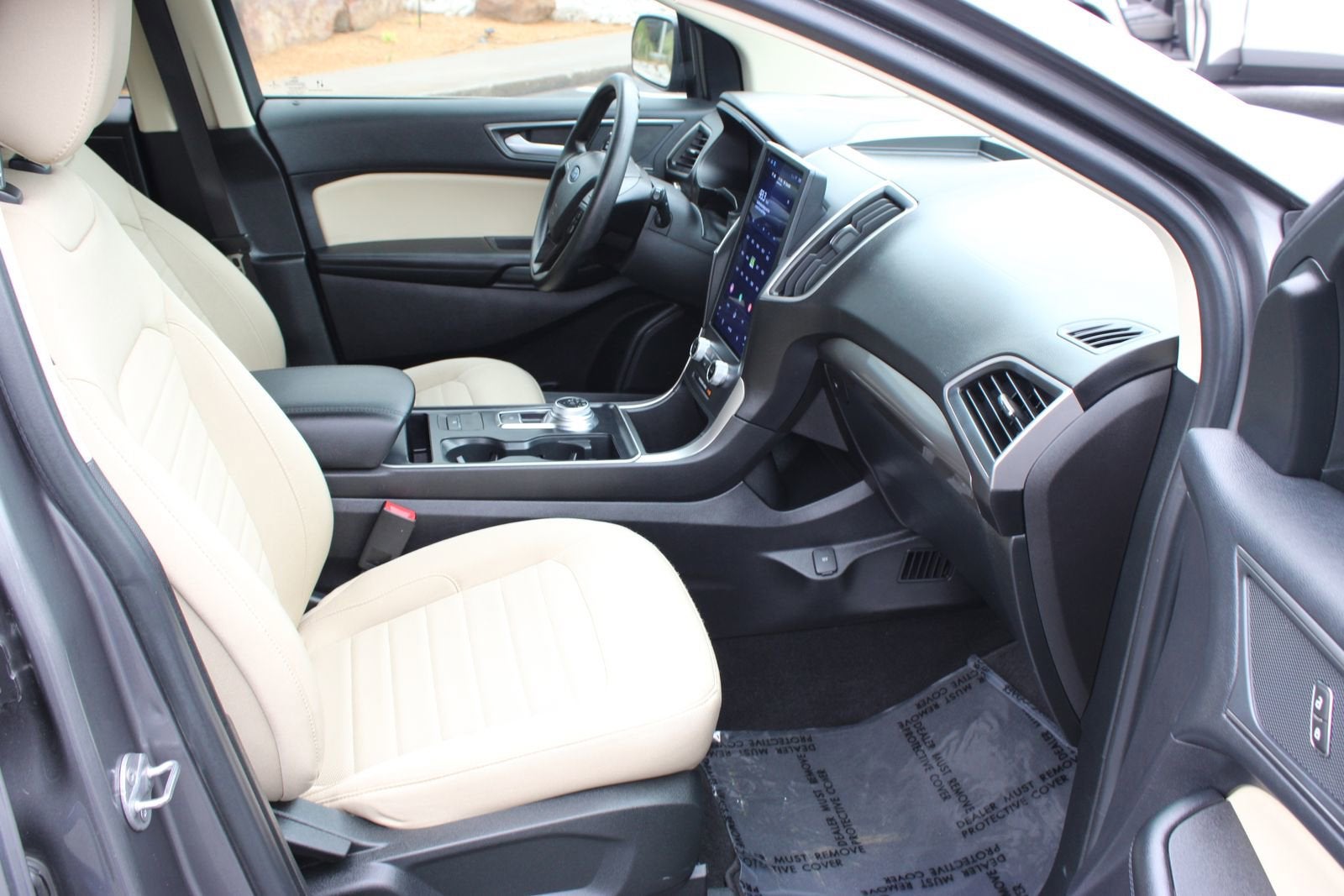 2022 Ford Edge SE