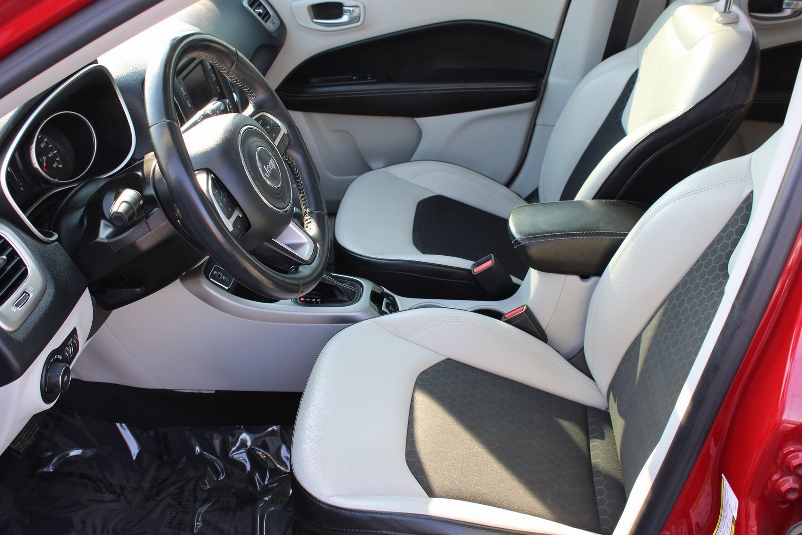 2018 Jeep Compass Latitude w/Sun/Wheel Pkg