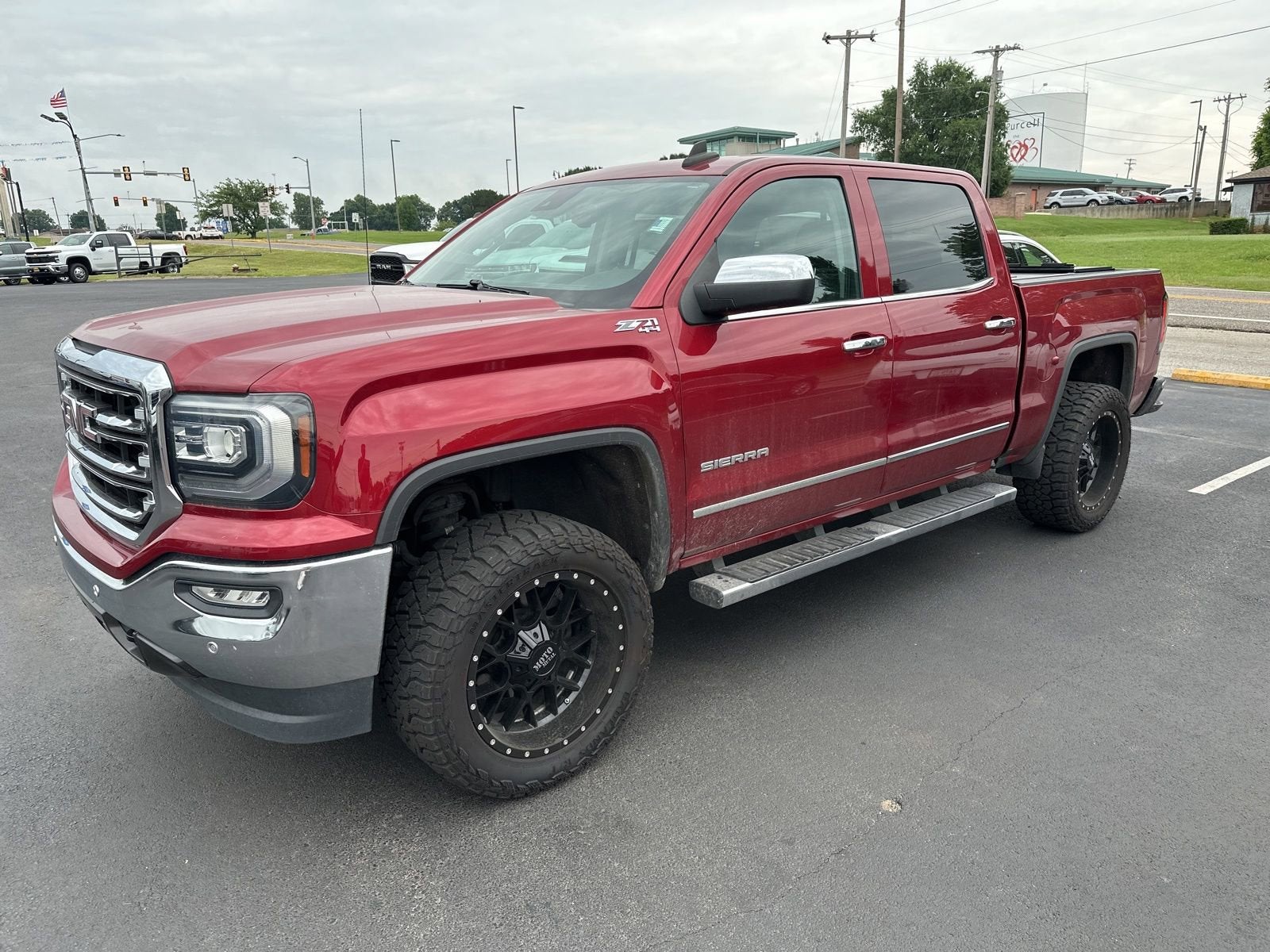 2018 GMC Sierra 4WD Crew Cab Short Box SLT's photo
