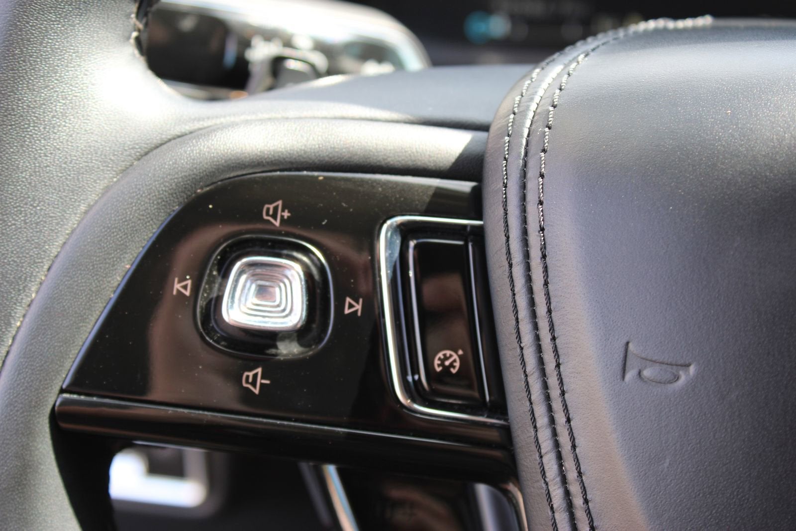 2022 Lincoln Aviator Standard