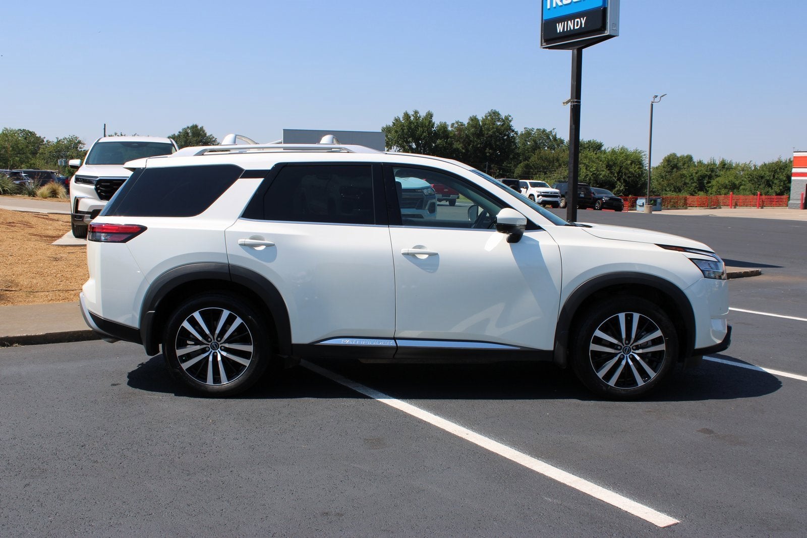 2024 Nissan Pathfinder Platinum