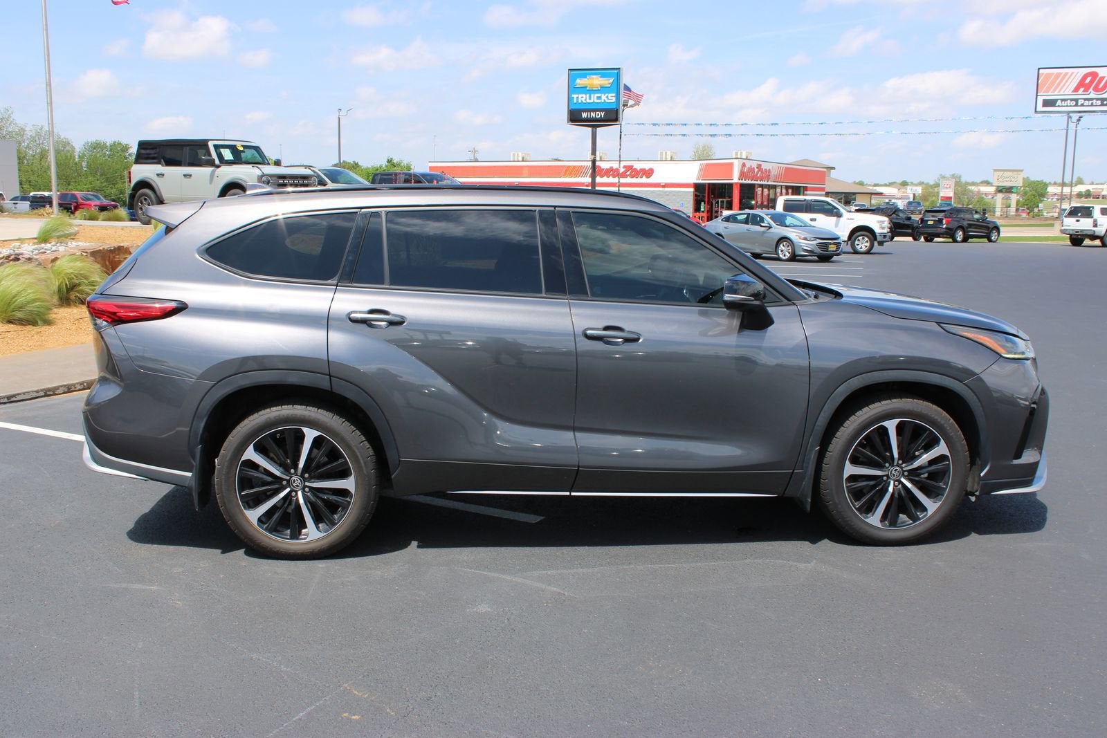 2022 Toyota Highlander XSE