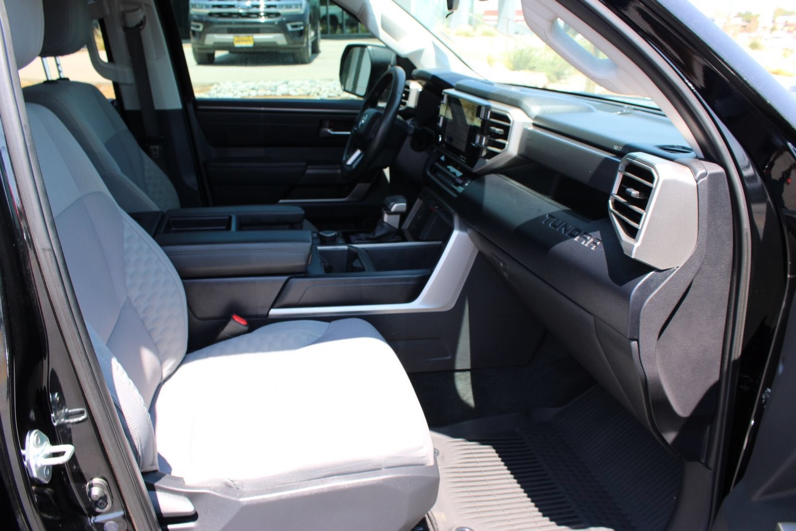 2024 Toyota Tundra 4WD SR5