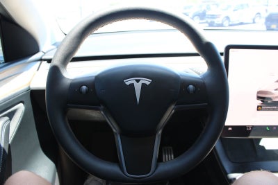2024 Tesla Model Y Performance